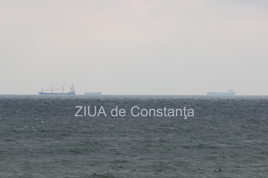 vant puternic la malul marii au fost suspendate manevrele in portul midia judetul constanta 66d0857f17303
