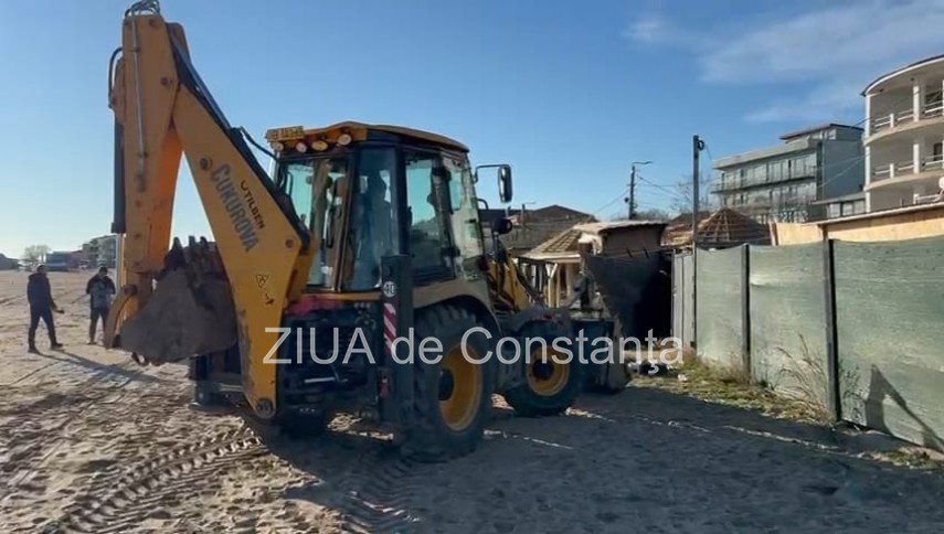 a inceput demolarea clubului stuf din vama veche fotovideo 67612c2771c89