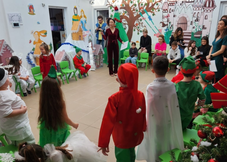 copiii din comuna agigea au primit daruri de la primarie 676a9f00888e7