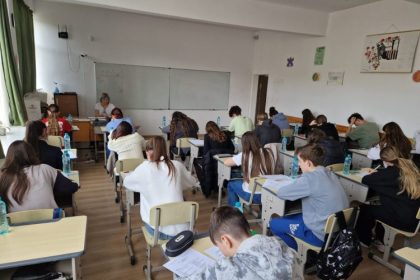 elevii cu ces pot beneficia de timp suplimentar de lucru si de sprijinul unui profesor asistent in timpul examenelor nationale 20 decembrie ultima zi de depunere a cererilor pentru adaptarea conditi 674ff72aebc37