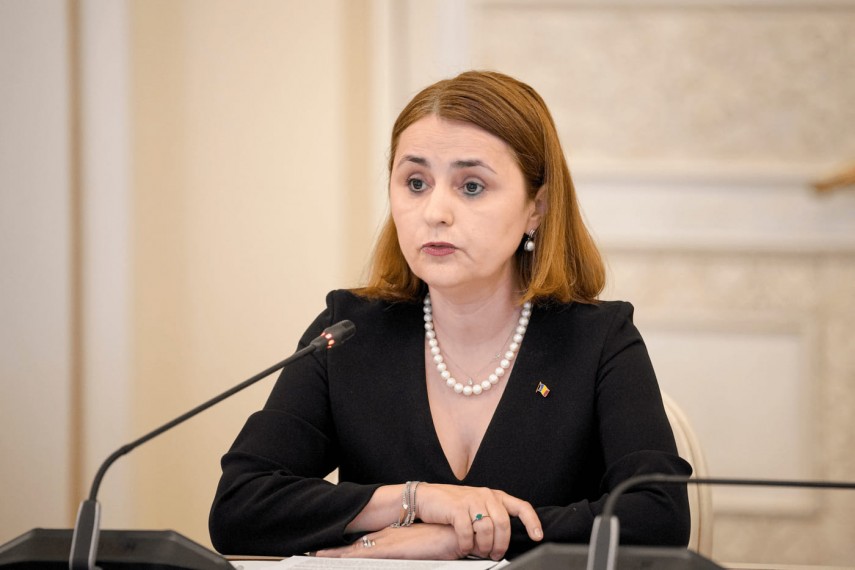 ministrul odobescu inmaneaza decoratii omologilor spaniol si luxemburghez la