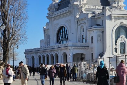 galerie foto vremea frumoasa i a scos pe constanteni din case din prima zi a anului faleza cazino luata cu asalt 6775177dc3db1