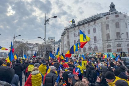 protest de amploare in bucuresti impotriva deciziei ccr de a anula alegerile prezidentiale traficul este blocat in centrul capitalei 6783bd8ac8139