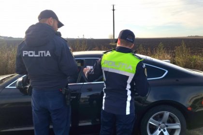 razie a politistilor la navodari mai multi soferi au ramas fara permis de conducere 677a69e2b282e