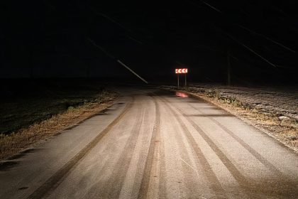 cod galben de vreme rea utilajele de la djct actioneaza pe mai multe drumuri pe fondul ninsorii si al temperaturii negative 67b1982e1eaa7