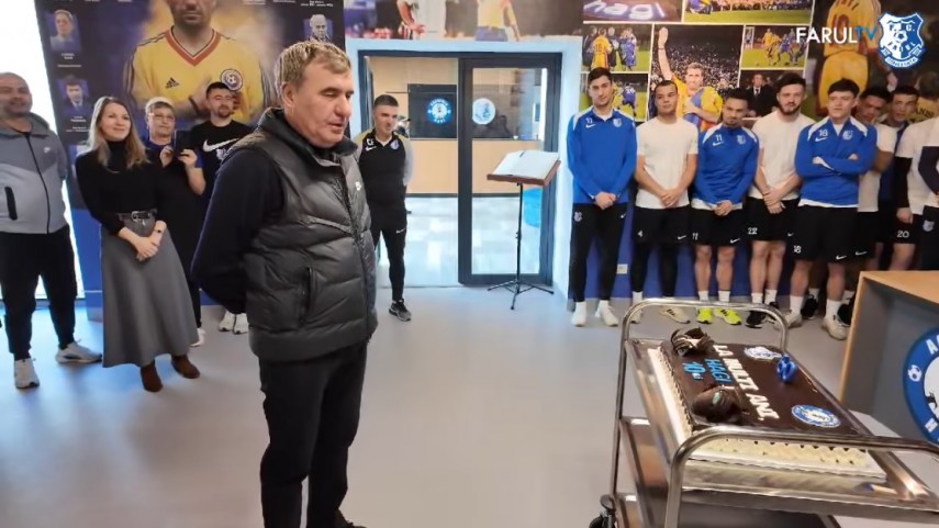 echipa i a cantat la multi ani lui gheorghe hagi de ziua sa 60 de ani de istorie video 67a32f1932ba9