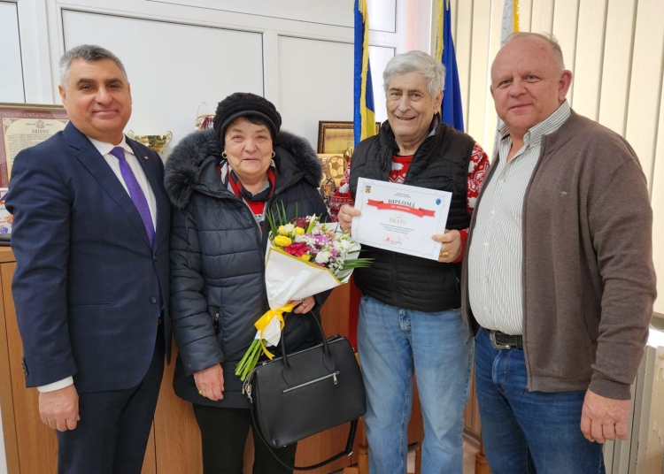 galerie foto seniorii din agigea au fost premiati de primarul cristian cirjaliu 67bdc7791c009