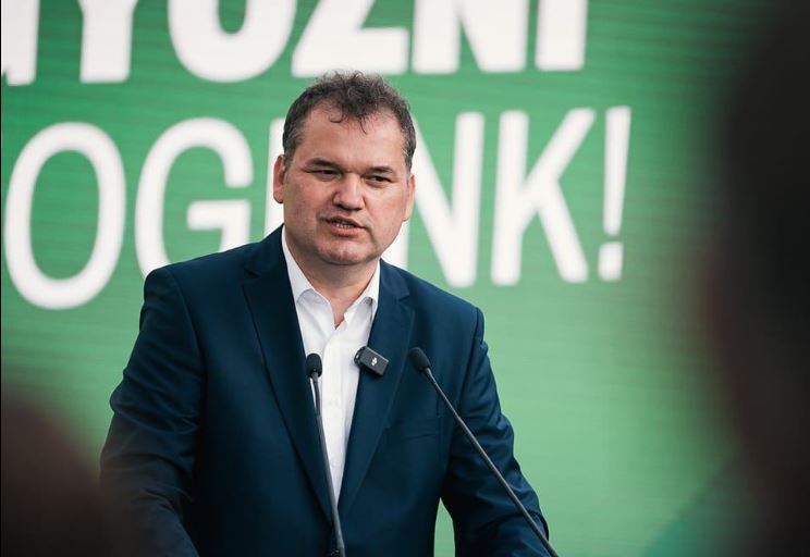 ministrul dezoltarii cseke attila anunta ca va elimina taxele platite de proprietari pentru extrasele de carte funciara 67a4923e388de