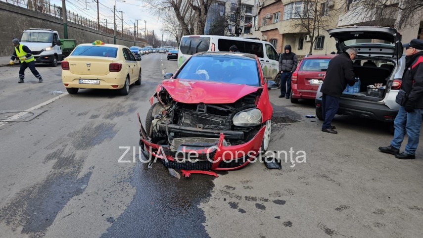 patru autoturisme implicate intr un accident pe soseaua mangaliei din constanta un chevrolet de ucraina aruncat pe trotuar galerie fotovideo 67a4c6708cdf4
