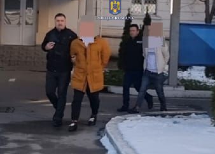 video o femeie si trei barbati au bagat spaima in locuitorii din constanta tuzla si navodari dupa ce au dat 20 de spargeri si au furat bunuri de 500 de mii de lei 67b6737ced262