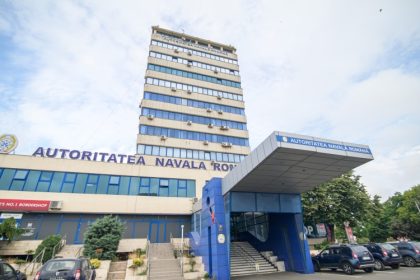 angajatul anr care si a falsificat documentele pentru a ocupa o functie de conducere sanctionat pentru ca a semnat in condica anticipat fara a se prezenta la munca 67e356e252b5b