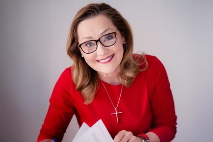 elena lasconi s a suspendat din functia de primar pentru a candida la alegerile prezidentiale 67e6aba9beaf8