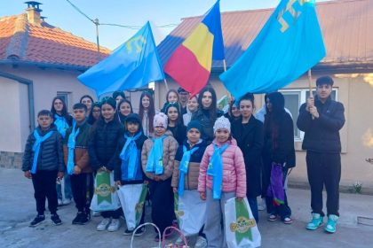 elevii de la scoala comunitara a uniunii democrate a tatarilor turco musulmani din romania organizatia cobadin au reinviat traditia colindului elveda 67e10bbec0ad5