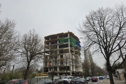 galerie foto lucrarile la blocul din abator al omului de afaceri tanase bela au fost reluate proiectul a creat dispute in spatiul public 67e5e991a890e