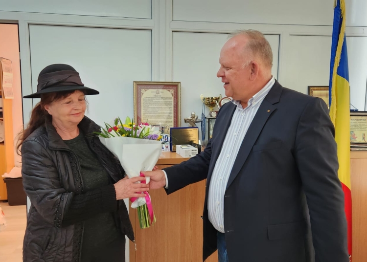 mai multi seniori din agigea au fost premiati de primarul cristian cirjaliu 67ea96eda3725