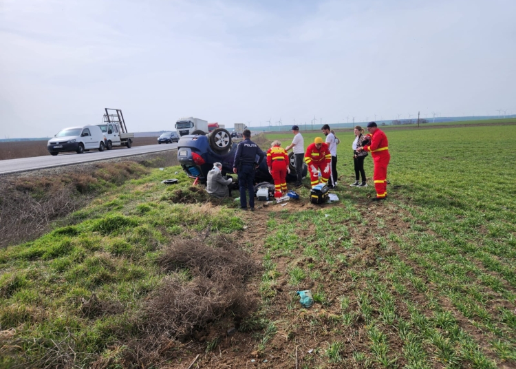 o masina s a rasturnat la iesire din localitatea mihai viteazu a intervenit elicopterul smurd 67d000d18efd4