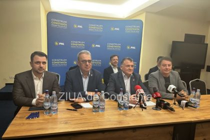 parlamentarii pnl constanta alaturi de florin mitroi presedinte cj in conferinta de presa 67cb0df35bd97