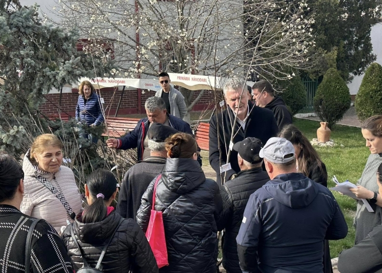 peste o suta de navodareni beneficiari ai campaniei un pom pentru fiecare om chelaru sa va bucurati de roade 67e35b5994643