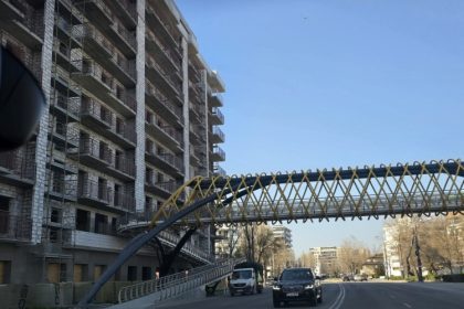 terenul din mamaia al lui georgica giurgiucanu pe care se construiesc blocurile fix langa pasarela scos la licitatie intr un dosar de executare silita 67e347a53301f