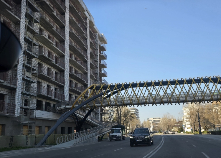 terenul din mamaia al lui georgica giurgiucanu pe care se construiesc blocurile fix langa pasarela scos la licitatie intr un dosar de executare silita 67e347a53301f