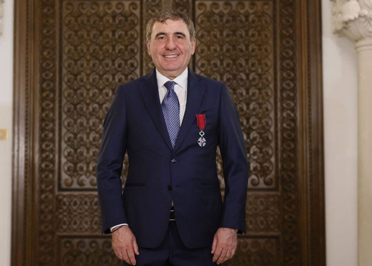 video gheorghe hagi a fost decorat cu ordinul national steaua romaniei 67d38eb619877