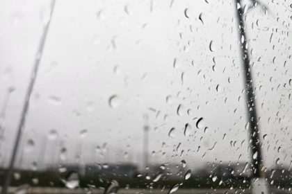 vremea se strica in toata tara meteorologii au emis o informare de ploi si vant pana sambata 67e409f4e77fb