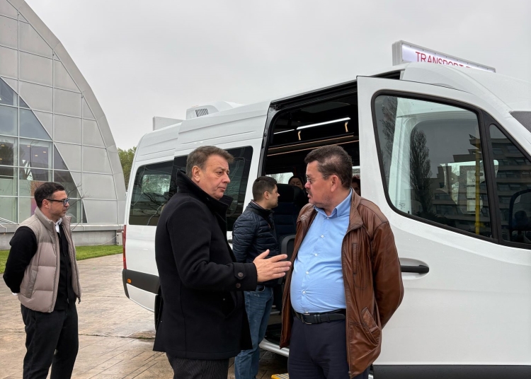 a ajuns primul microbuz electric din cele 30 achizitionate de consiliul judetean pentru elevii din judetul constanta 67efd132436b4