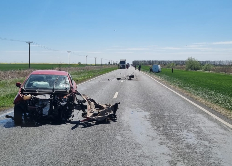 accident rutier pe de 584 intre localitatile albina si valea canepii traficul rutier a fost oprit 680e2f71170c0