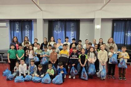alaturi de micii sportivi constanteni asociatia oportunitati de afaceri pentru femei filiala constanta a daruit cadouri 680f53549b8b8