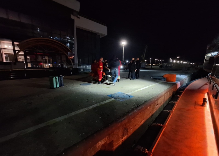 alerta medicala la bordul unei nave sub pavilion malta sar artemis in misiune medevac marinar ranit evacuat de urgenta in portul constanta 68063d442d8e6