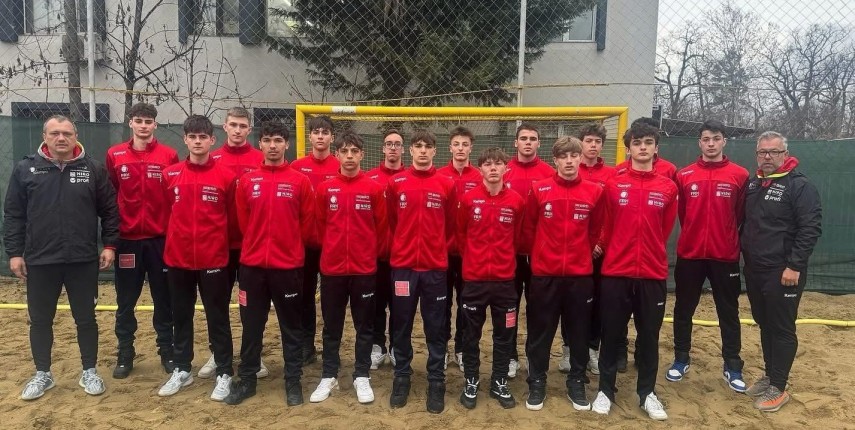 antrenorii adrian georgescu si ionut deli iorga au convocat lotul national de beach handball galerie foto 67ff68e64a14b