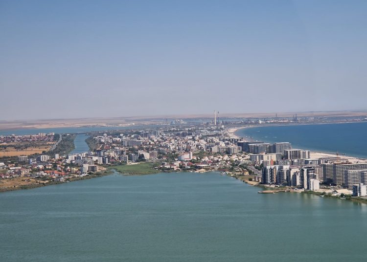 aproximativ 40 000 de turisti sunt asteptati pe litoral de 1 mai iata ce evenimente vor fi organizate luna viitoare 67f595eb8e152