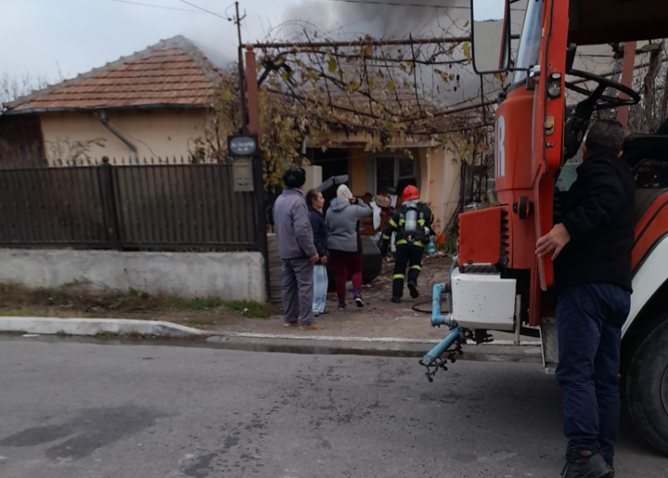 arde o casa in cumpana pompierii constanteni intervin de urgenta 67f8f0d5e799b