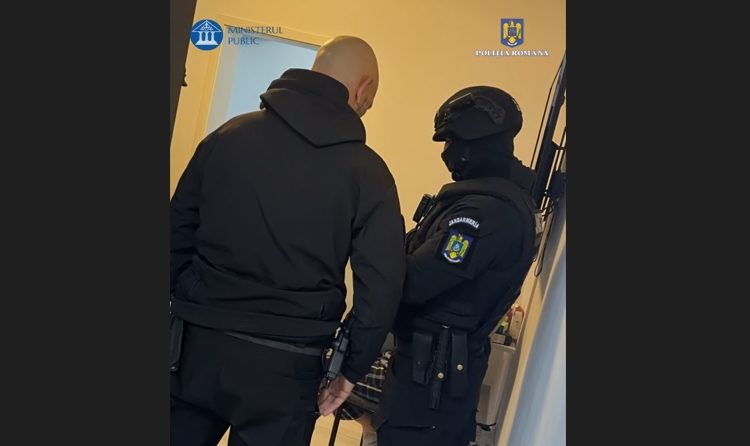 arestat la constanta pentru trafic de droguri si proxenetism mascatii l au vizitat la domiciliu si i au confiscat obiectul muncii 67edcdc6c12f3