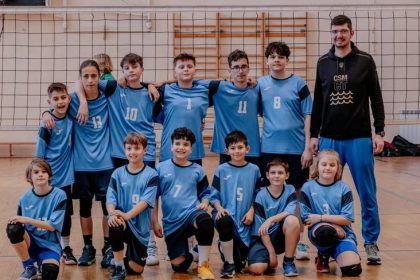 baietii de la mini volei si au aflat adversarii de la turneul semifinal ii 680888a50bf59