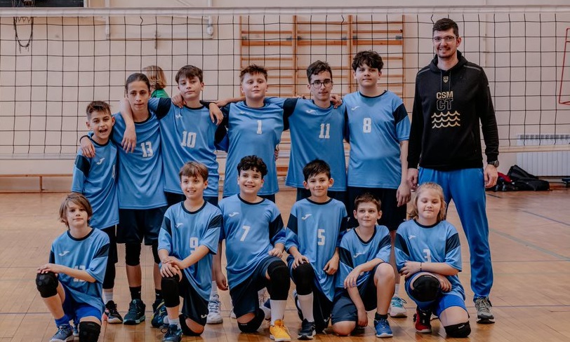 baietii de la mini volei si au aflat adversarii de la turneul semifinal ii 680888a50bf59