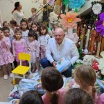 bucurii pentru copii primaria agigea continua traditia si aduce bucurie elevilor de sarbatorile pascale 67ff5ce575f33