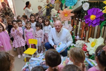 bucurii pentru copii primaria agigea continua traditia si aduce bucurie elevilor de sarbatorile pascale 67ff5ce575f33