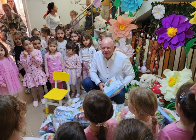 bucurii pentru copii primaria agigea continua traditia si aduce bucurie elevilor de sarbatorile pascale 67ff5ce575f33