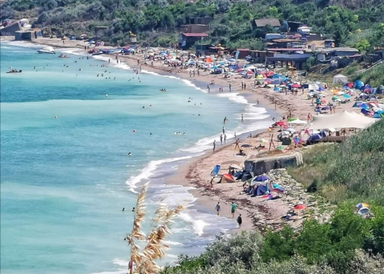 dupa ce a castigat pe fond procesul cu abadl primaria tuzla pierde in apel instanta le a dat castig de cauza reclamantilor care revendica o parte din faleza 67edcef152d00
