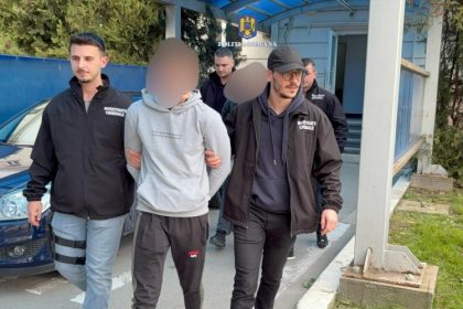 ei sunt tinerii arestati in dosarul jafului din constanta iata ce marca de pistol au folosit 67f8bc5dbd8be