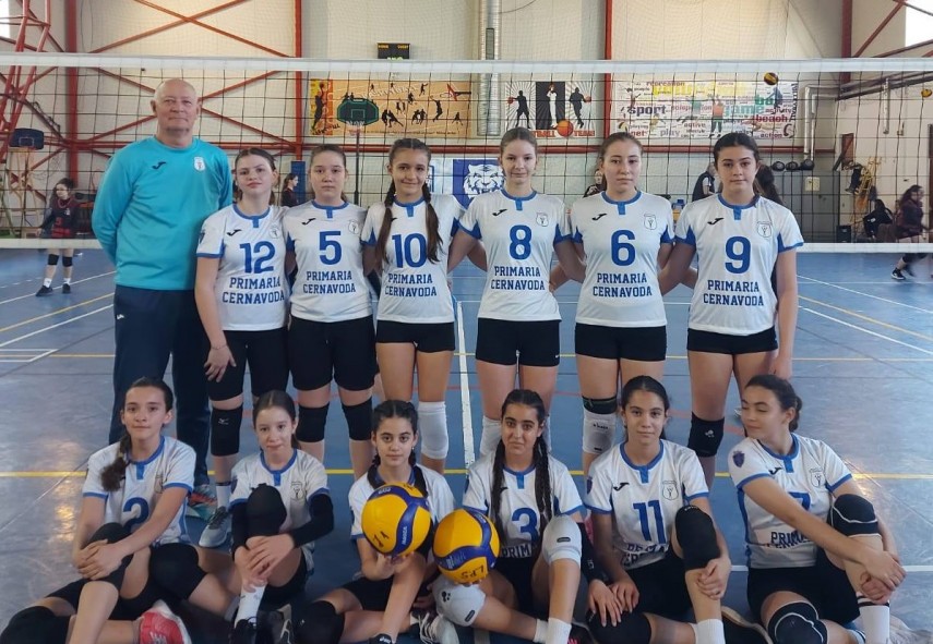 fetele de la axiopolis cernavoda pe locul trei la turneul semifinal i galerie foto 67f2bd2263d21