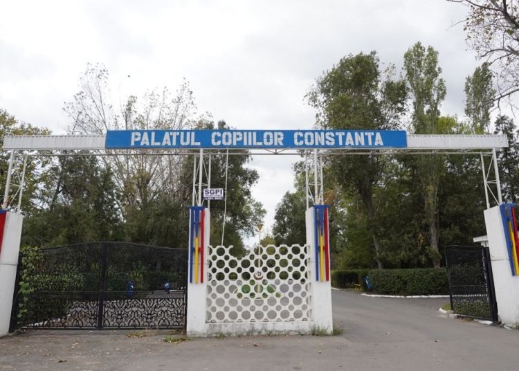 filisan impreuna vom planta in inima orasului constanta si vom readuce la viata terenul din incinta palatului copiilor 67ed4b8306973