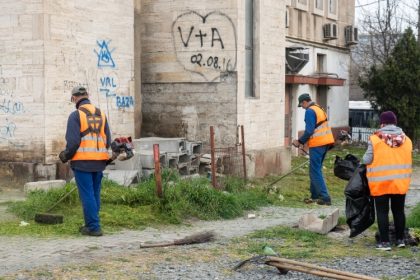 foto actiunea ampla de igienizare a zonei garii constanta participa peste 300 de angajati cfr 6808b706e38c8