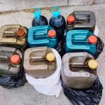 jandarmii de la cernavoda au surprins doi indivizi care incarcau mai multe bidoane cu motorina intr o duba dar fara a putea dovedi provenienta acesteia 67ff70ccb9fc8