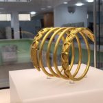 o noua bratara dacica de aur braconata din zona sarmizegetusa regia a fost prezentata la muzeul national de istorie a romaniei constatari 67ffd00d40344