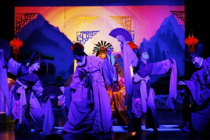 o poveste despre prietenia adevarata la teatrul calutul de mare 67ecff7f3e76f