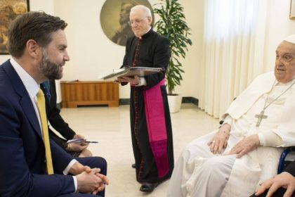 postarea lui jd vance ultimul oficial care l a vazut pe papa francisc cu o zi inainte de moartea acestuia 680625b4c7793