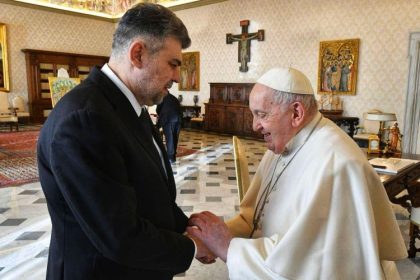 premierul ciolacu despre papa francisc am fost privilegiat sa l intalnesc anul trecut la vatican si sa i multumesc pentru sprijinul oferit comunitatii romanesti din italia 6806098222fe5