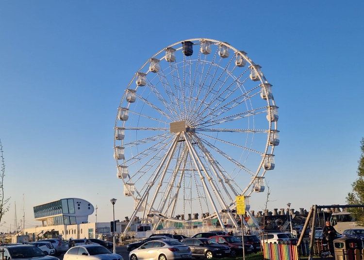 roata panoramica a fost amplasata din nou in portul tomis din constanta 680b35b771123